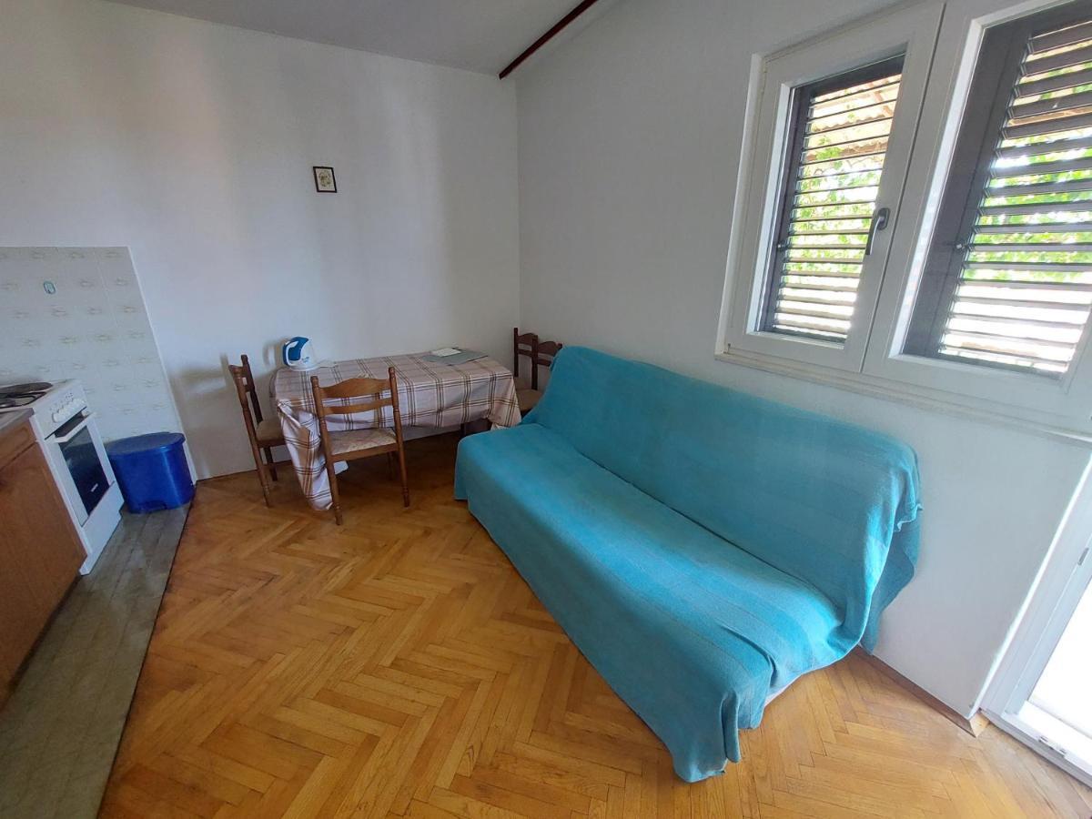 Apartment Black Primošten Buitenkant foto